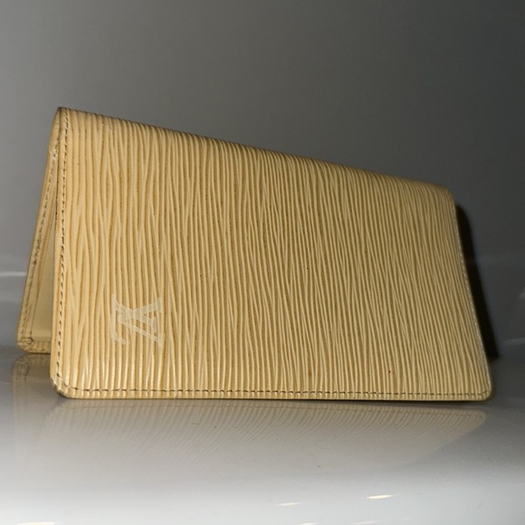 Louis Vuitton Epi Yellow Checkbook Holder - Picture 4 of 13